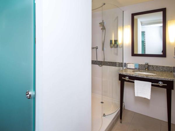 Hampton By Hilton Liverpool City Centre : photo 5 de la chambre chambre lit queen-size avec canapé-lit