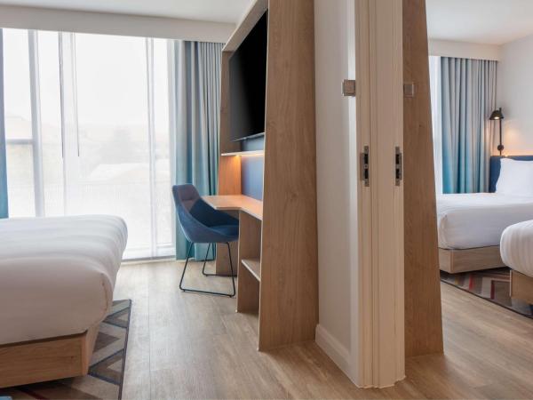 Hampton by Hilton York Piccadilly : photo 1 de la chambre chambres familiales communicantes 