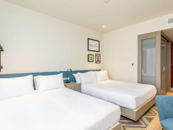 Hampton By Hilton Blackpool : photo 2 de la chambre chambre double premium avec 2 lits doubles - non-fumeurs