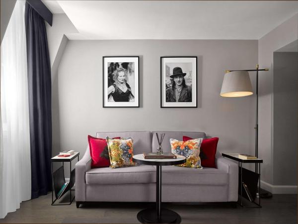 The Trafalgar St. James, London Curio collection by Hilton : photo 3 de la chambre suite studio