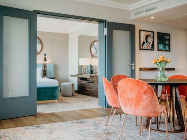 Hilton Frankfurt City Centre : photo 7 de la chambre appartement de grand standing avec suite lit king-size