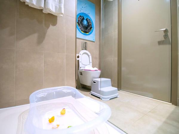 Hilton Garden Inn Istanbul Atatürk Airport : photo 7 de la chambre chambres familiales communicantes