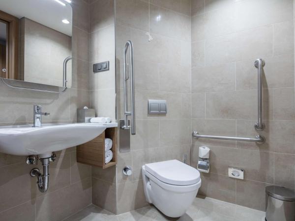 Hampton by Hilton Istanbul Zeytinburnu : photo 7 de la chambre chambre lit queen-size