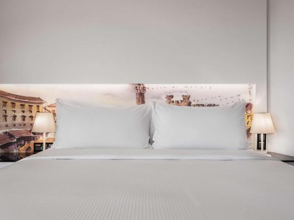 Hilton Madrid Airport : photo 1 de la chambre chambre exécutive premium d'angle avec lit king-size 