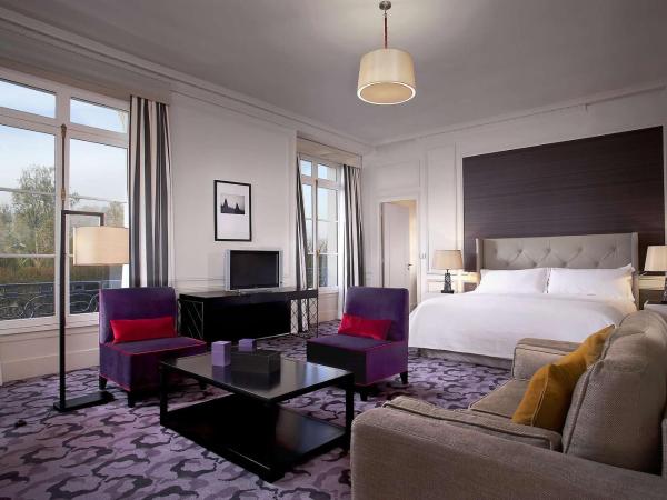 Waldorf Astoria Versailles - Trianon Palace : photo 1 de la chambre suite junior lit king-size - palace 5 Étoiles - vue sur parc