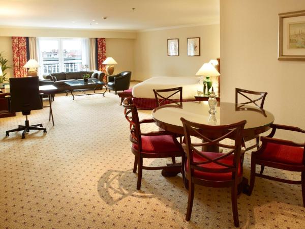 Hilton Antwerp Old Town : photo 1 de la chambre suite lit king-size ambassador