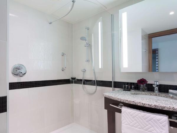 Hampton by Hilton Warsaw City Centre : photo 1 de la chambre chambre lit queen-size