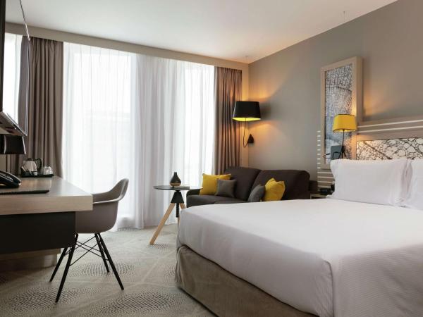 Hilton Garden Inn Bordeaux Centre : photo 1 de la chambre chambre familiale avec lit queen-size