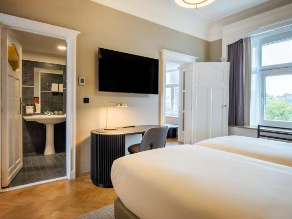 DoubleTree By Hilton Brussels City : photo 5 de la chambre chambre familiale communicante avec lits jumeaux