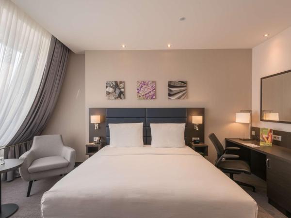 Hilton Garden Inn Frankfurt City Centre : photo 2 de la chambre suite junior