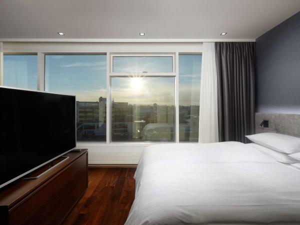 Hilton Reykjavik Nordica : photo 3 de la chambre chambre lit king-size exécutive