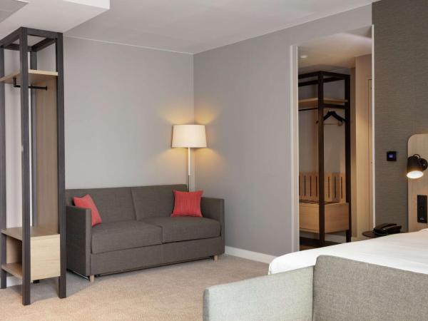 Hilton Garden Inn Paris Orly Airport : photo 2 de la chambre chambre lit king-size avec canapé-lit