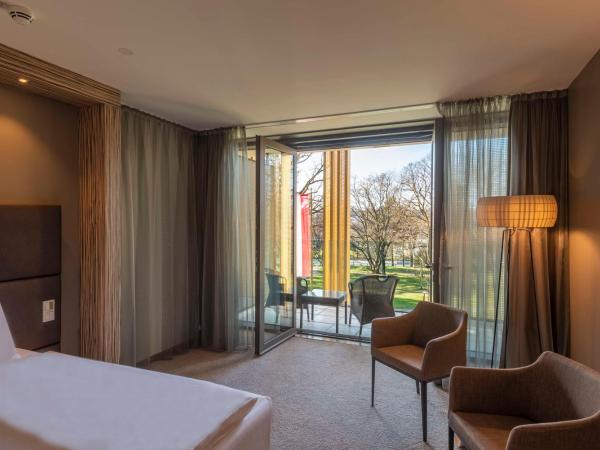 Doubletree by Hilton Vienna Schonbrunn : photo 2 de la chambre chambre lit king-size deluxe avec balcon