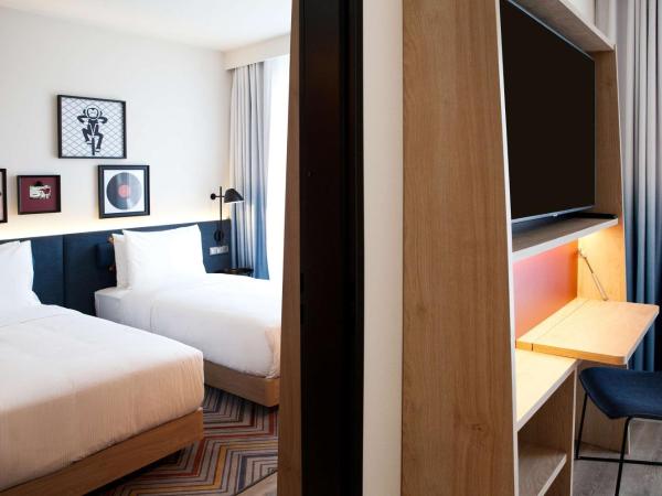 Hampton By Hilton Vienna Messe : photo 3 de la chambre chambre familiale avec lit queen-size