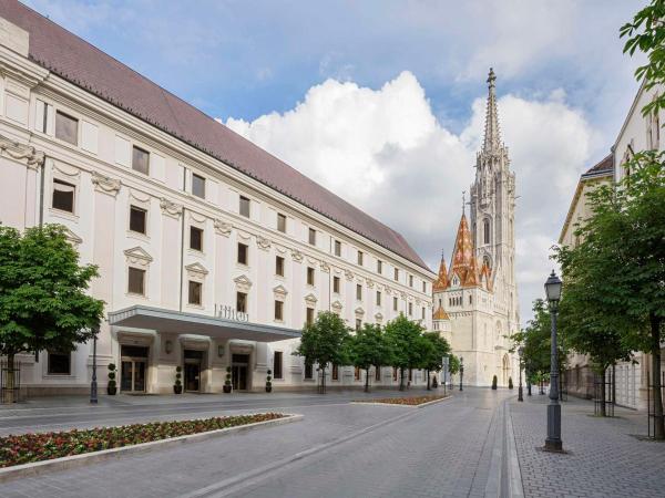 Hilton Budapest : photo 1 de la chambre chambre lits jumeaux exécutive - vue sur danube et accès au salon exécutif