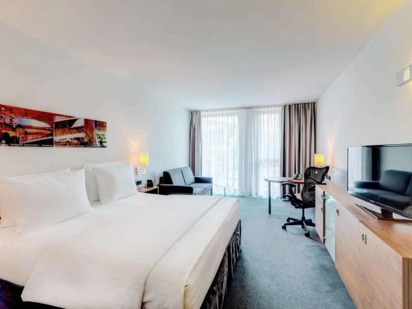 Hilton Garden Inn Stuttgart NeckarPark : photo 3 de la chambre chambre lit king-size supérieure
