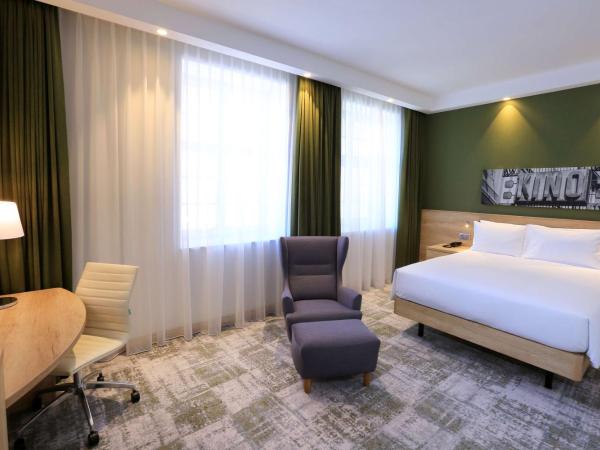 Hampton By Hilton Gdansk Old Town : photo 2 de la chambre chambre lit queen-size 
