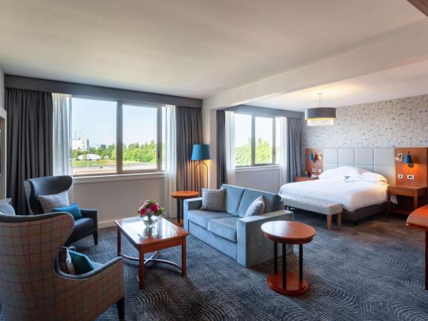 Hilton Strasbourg : photo 2 de la chambre chambre lit king-size deluxe avec canapé-lit