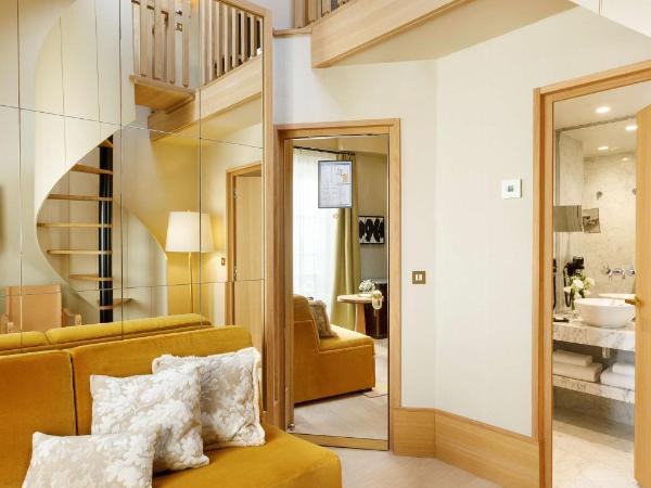 Le Belgrand Hotel Paris Champs Elysees, Tapestry By Hilton : photo 3 de la chambre chambre lit queen-size en duplex