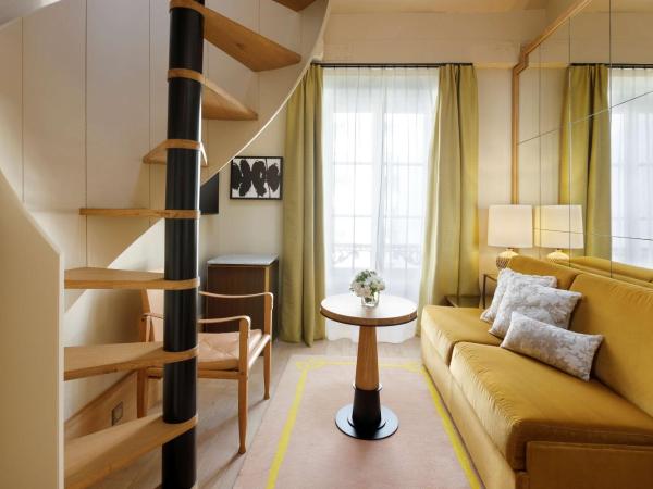 Le Belgrand Hotel Paris Champs Elysees, Tapestry By Hilton : photo 4 de la chambre chambre lit queen-size en duplex