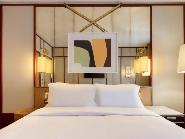 Le Belgrand Hotel Paris Champs Elysees, Tapestry By Hilton : photo 3 de la chambre chambre lit king-size deluxe