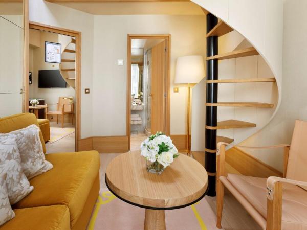 Le Belgrand Hotel Paris Champs Elysees, Tapestry By Hilton : photo 5 de la chambre chambre lit queen-size en duplex