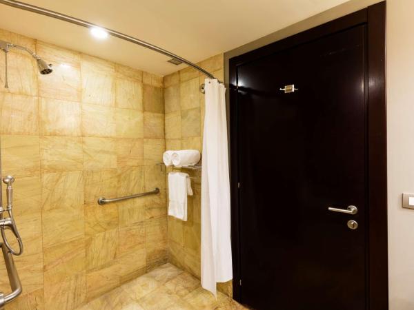 Hilton Mexico City Reforma : photo 4 de la chambre chambre lit king-size - accessible aux personnes à mobilité réduite