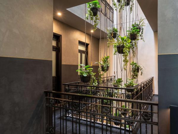 Umbral, Curio Collection By Hilton : photo 5 de la chambre chambre lit king-size avec balcon intérieur