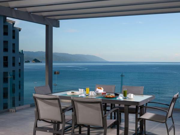 Hilton Vallarta Riviera All-Inclusive Resort,Puerto Vallarta : photo 2 de la chambre suite gouverneur côté océan avec terrasse et bain à remous