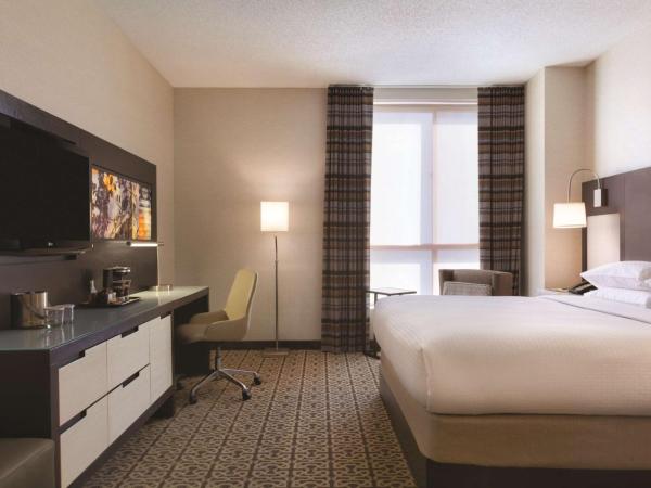 DoubleTree by Hilton Hotel Boston - Downtown : photo 2 de la chambre chambre lit king-size