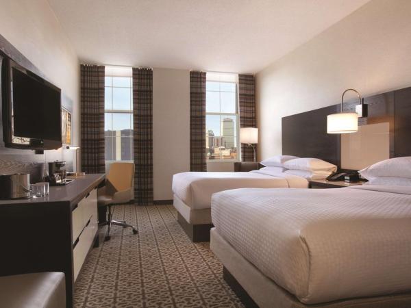DoubleTree by Hilton Hotel Boston - Downtown : photo 1 de la chambre hébergement 2 lits doubles - vue sur ville