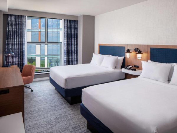 Hampton Inn Boston Seaport District : photo 2 de la chambre chambre avec 2 grands lits queen-size