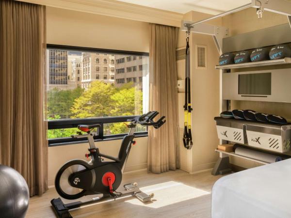 Hilton Denver City Center : photo 2 de la chambre chambre lit king-size avec vue