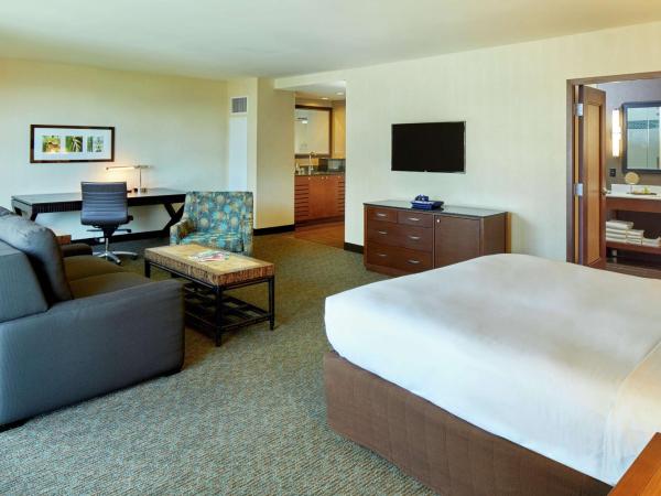 DoubleTree by Hilton Alana - Waikiki Beach : photo 3 de la chambre suite lit king-size - vue sur océan