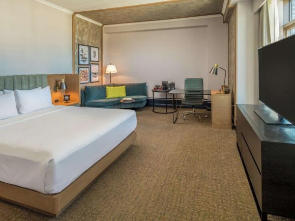 The Duniway Portland, A Hilton Hotel : photo 3 de la chambre chambre d'angle king