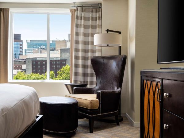 The Inn at Penn, A Hilton Hotel : photo 1 de la chambre chambre double avec 2 lits doubles