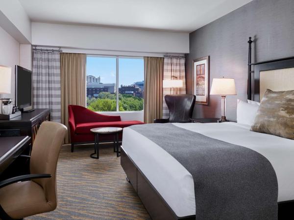 The Inn at Penn, A Hilton Hotel : photo 3 de la chambre chambre lit king-size