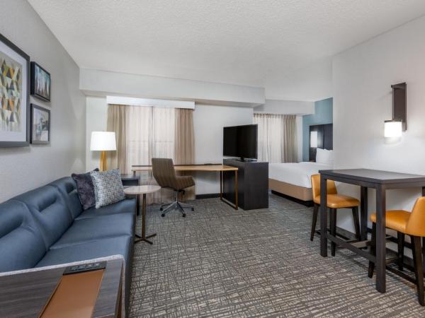 Residence Inn Indianapolis Downtown on the Canal : photo 1 de la chambre studio queen avec vue sur la ville