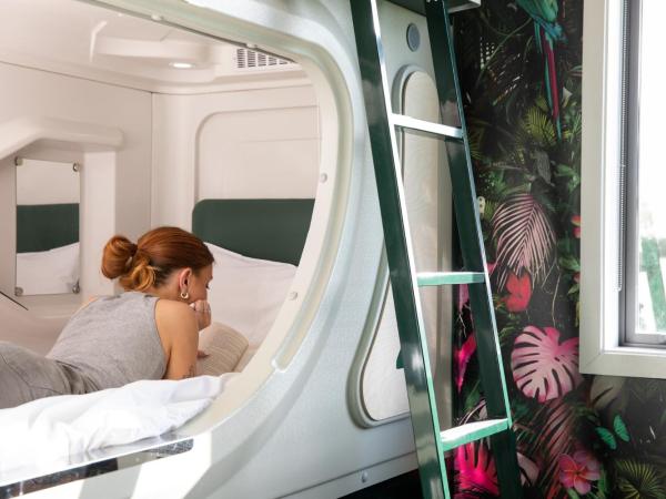 LyLo Christchurch : photo 3 de la chambre private single pod in female only 8 share room