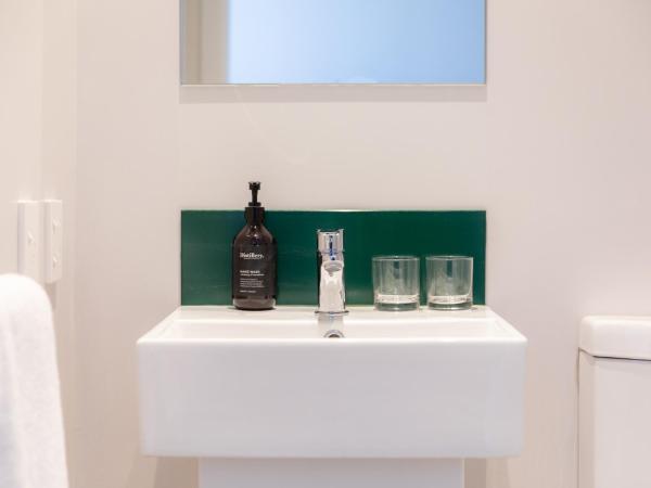 LyLo Christchurch : photo 8 de la chambre chambre simple avec salle de bains privative