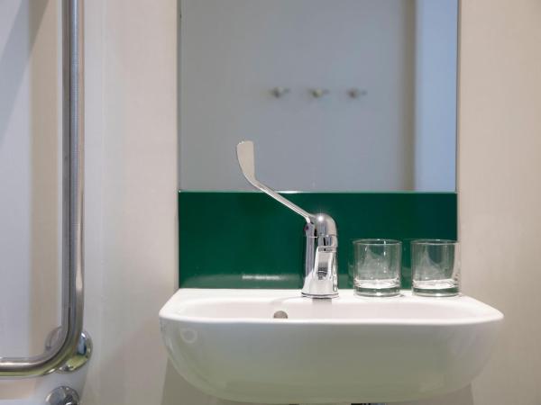 LyLo Christchurch : photo 10 de la chambre chambre simple avec salle de bains privative