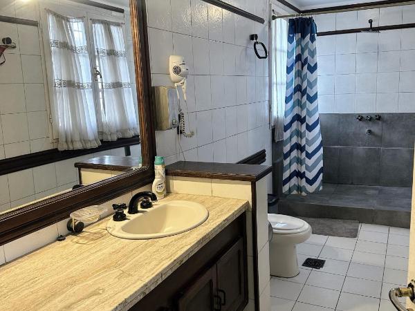 Gorilla Hostel : photo 6 de la chambre dortoir mixte de 8 lits 