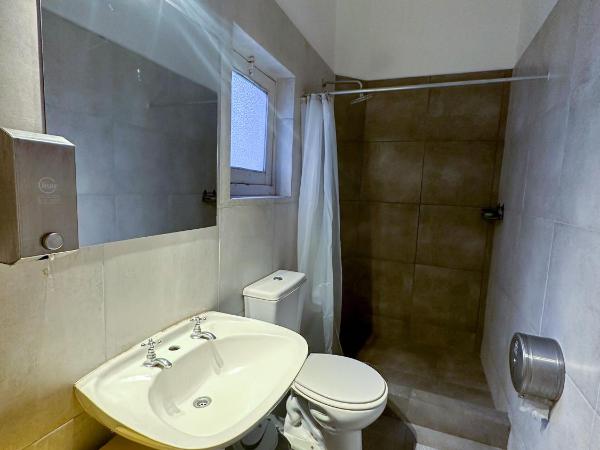 Gorilla Hostel : photo 8 de la chambre lit dans dortoir mixte de 6 lits