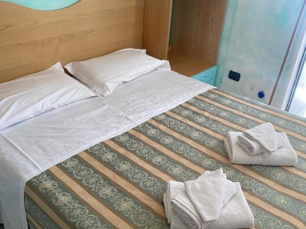 Hotel Vernel : photo 1 de la chambre chambre double avec balcon