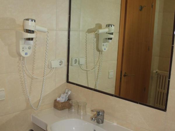 Alda Centro Pamplona : photo 4 de la chambre chambre simple