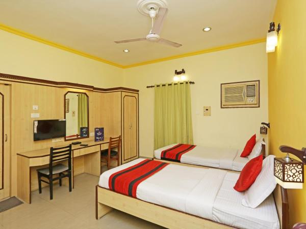 Hotel Homely Raj Near Kalighat Kali Temple : photo 2 de la chambre chambre double standard avec ventilateur