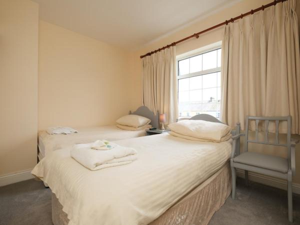 Four Seasons B&B : photo 1 de la chambre chambre lits jumeaux avec douche