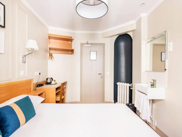 Bonséjour Montmartre : photo 2 de la chambre chambre double avec salle de bains commune