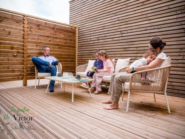 Hôtel Le Patio de Victor, Lorient : photo 3 de la chambre chambre familiale avec terrasse 