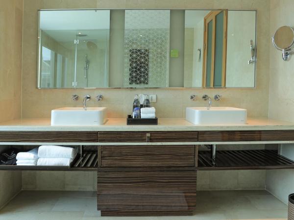 Renaissance Bangkok Ratchaprasong Hotel : photo 3 de la chambre suite exécutive 1 chambre lit king-size avec accès au salon club